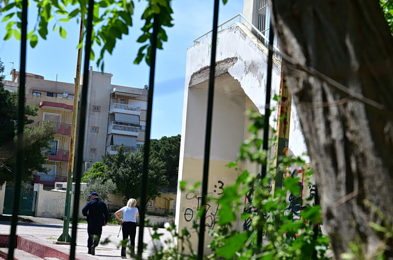 Χαϊδάρι: Συγκρατημένα