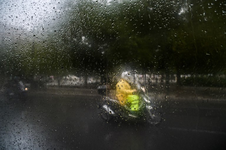 Μήνυμα του 112 σε Θεσσαλονίκη, Χαλκιδική και Σέρρες  Αναμένονται ισχυρές βροχοπτώσεις και καταιγίδες
