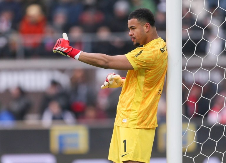 Ο κυνηγός των πέναλτι που απειλεί να γίνει ο νέος φύλακας-άγγελος της Γερμανίας