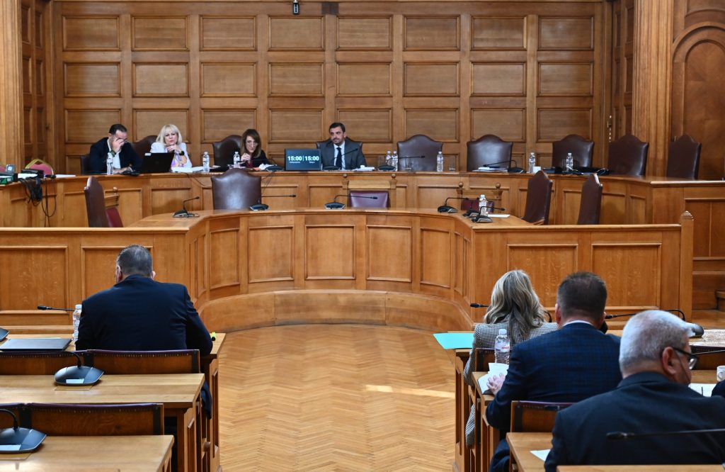 Πηγές ΝΔ  Καπρέλης: Εισηγήθηκα το συμφωνώ στον Βορίδη- Εστία του προβλήματος τα ΚΥΔ