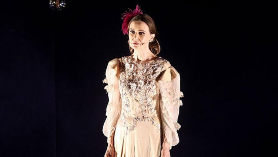 Κάτια Δανδουλάκη: Εκεί διαλύθηκα πραγματικά  Η μάχη με την κατάθλιψη και η απώλεια του συζύγου της