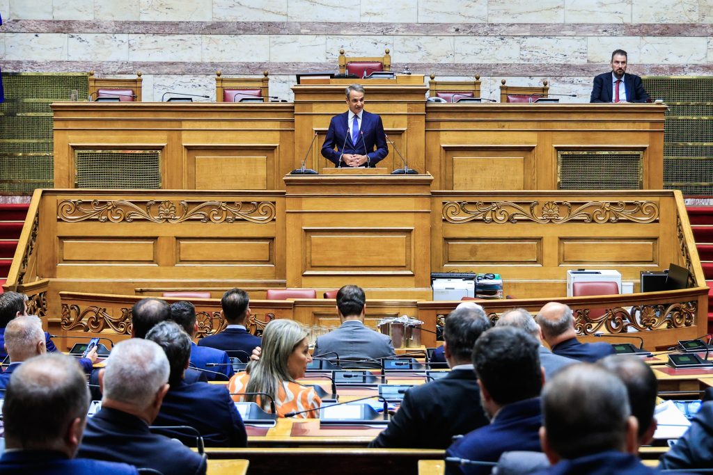 Ρωγμές και αποστάσεις στην κυβέρνηση