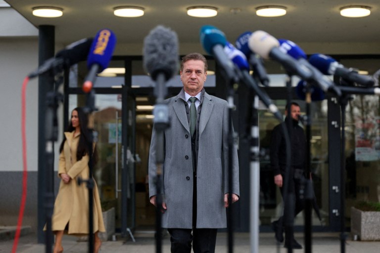 Σλοβενία: Μάχη σώμα με σώμα στις εκλογές μεταξύ φιλελεύθερων και λαϊκιστών εν μέσω σκανδάλου παρακολουθήσεων