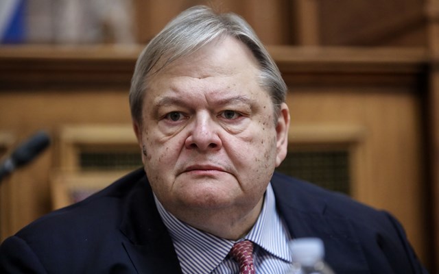 Υπέρ των εκταφών θυμάτων των Τεμπών ο Ευ. Βενιζέλος