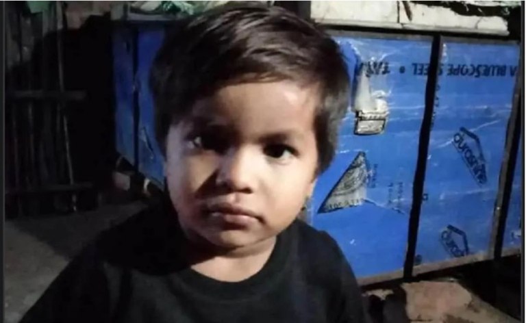 Ινδία: Πεντάχρονο παιδί αποκεφαλίστηκε μπροστά στη μητέρα του  Ο δολοφόνος λιντσαρίστηκε