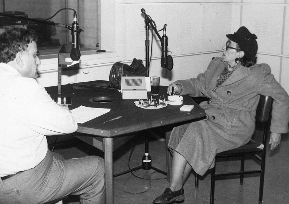 Πάνος Γεραμάνης και Λαϊκοί Βάρδοι: Νέο βιβλίο εμπνευσμένο από την ιστορική ραδιοφωνική εκποµπή της ΕΡΤ