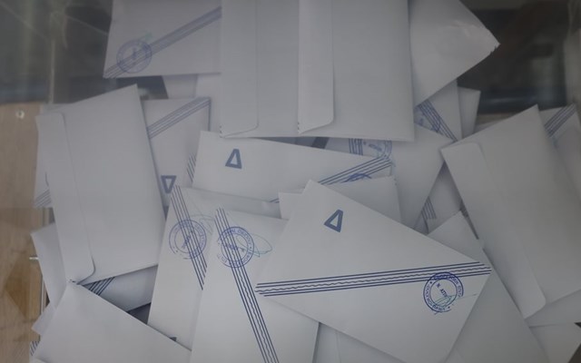 Δημοσκόπηση Alco: Μικρή άνοδο για ΝΔ, "καίνε" την κυβέρνηση οι υποκλοπές - Πτώση για Καρυστιανού