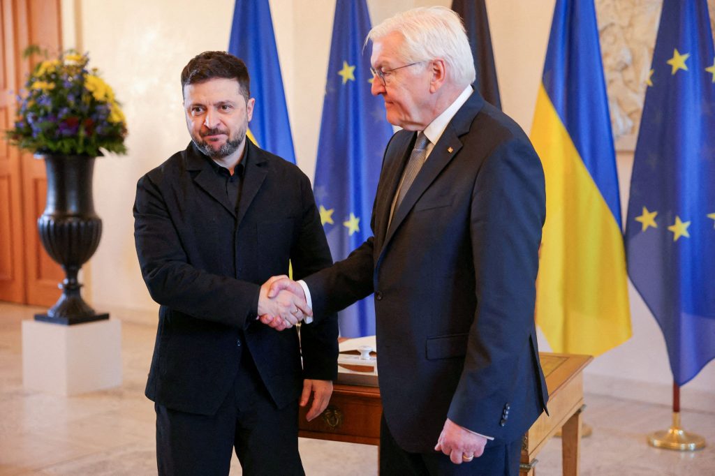 Κρίσιμες διαβουλεύσεις στο