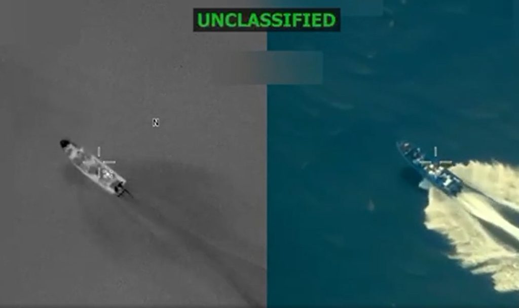 Χτύπημα των ΗΠΑ σε ταχύπλοο που μετέφερε ναρκωτικά  Το βίντεο που δημοσίευσε ο Τραμπ