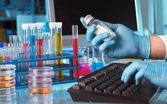 ΙΟΒΕ: Στα 6,9 δισ. η συνεισφορά του κλάδου του φαρμάκου στην ελληνική οικονομία - Η δημογραφική πρόκληση