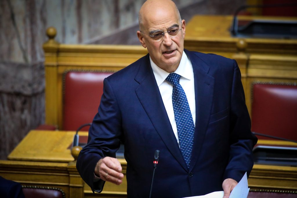 Ανοίγουν παράθυρα στο