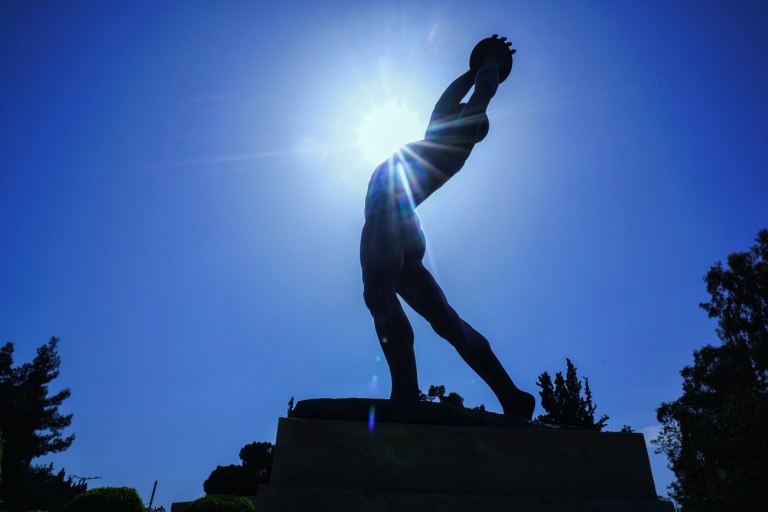 Καιρός: Καλοκαιρινό σκηνικό το Σάββατο με θερμοκρασίες έως 25C  Πού θα βρέξει μετά το μεσημέρι