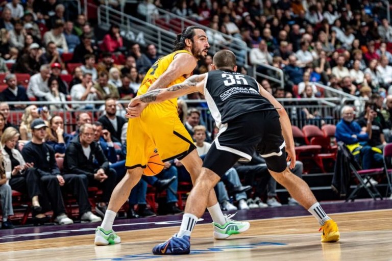 LIVE: ΑΕΚ  Πανιώνιος