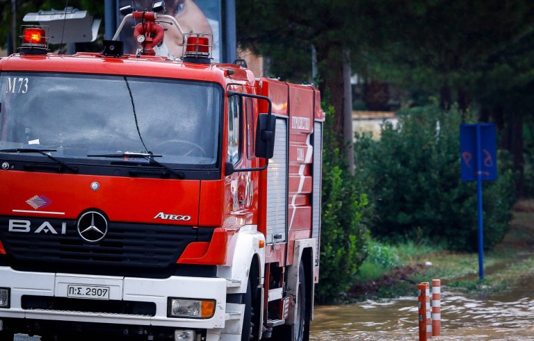 Κέρκυρα: Απεγκλωβίστηκε οικογένεια Βρετανών τουριστών  Κόλλησαν στη λάσπη εν μέσω κακοκαιρίας