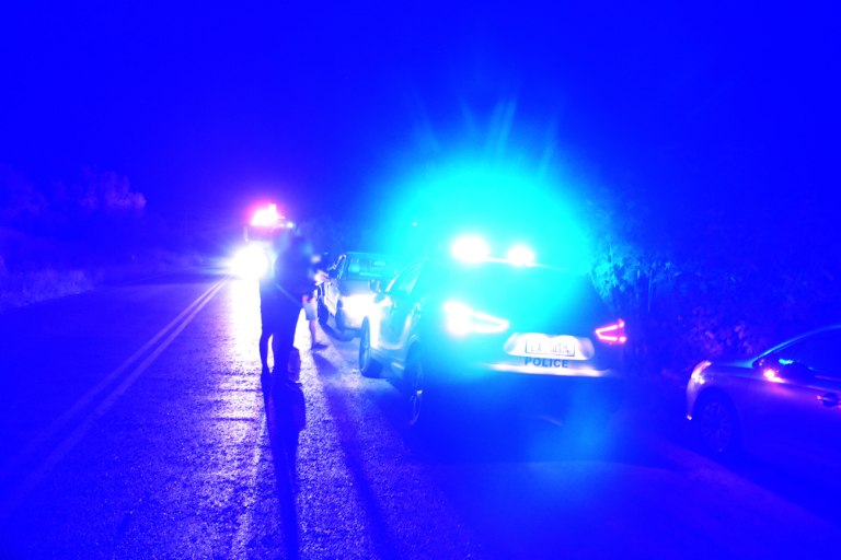 Τροχαίο με εγκατάλειψη στα Καμίνια  Θύμα μια 15χρονη κοπέλα