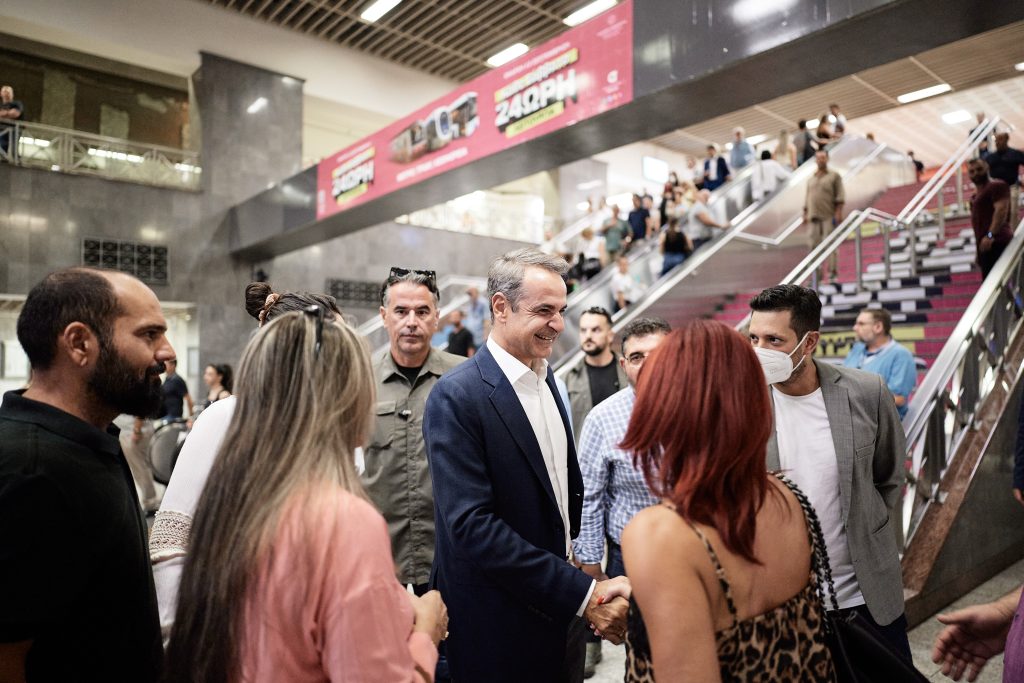 Τον σταθμό του Μετρό του Συντάγματος επισκέφθηκε ο Κυριάκος Μητσοτάκης (pics)