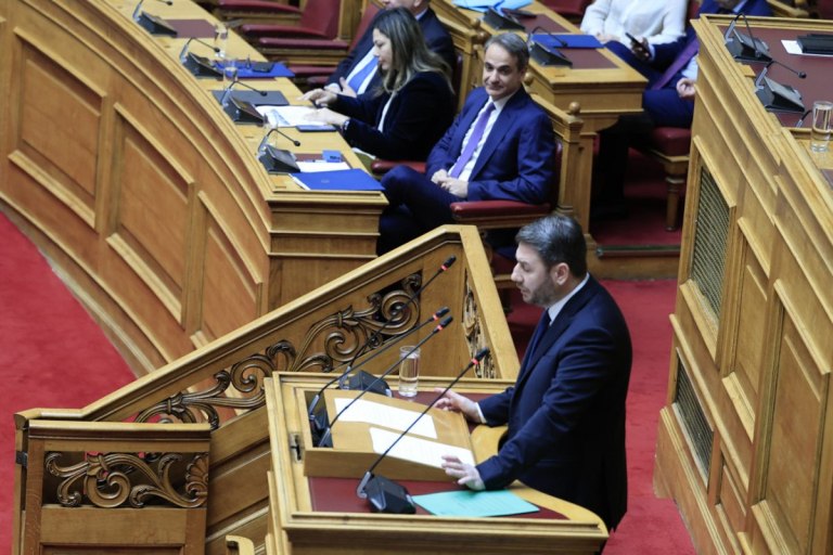Σε δύσκολη θέση η κυβέρνηση με τον Ανδρουλάκη να επιμένει στις υποκλοπές  Στο στόχαστρο Μαξίμου το πρόγραμμα του ΠΑΣΟΚ