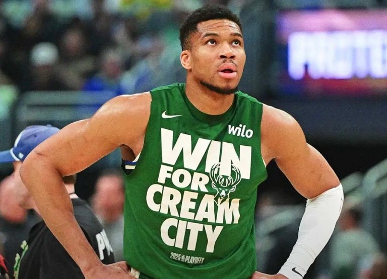 Ο Γιάννης Αντετοκούνμπο προσβλήθηκε από κορωνοϊό