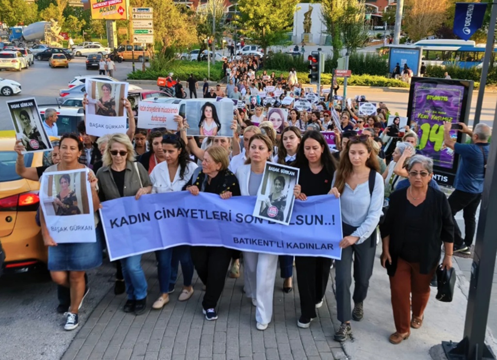 Έσφαξε τη νύφη του μπροστά στη 5χρονη εγγονή του γιατί θα χώριζε τον γιο του  Ο παππούς είναι κακός