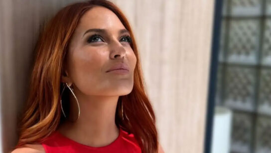 Σίσσυ Χρηστίδου: Ποζάρει με την ομάδα του Χαμογέλα και Πάλι λίγο πριν από την πρεμιέρα τους