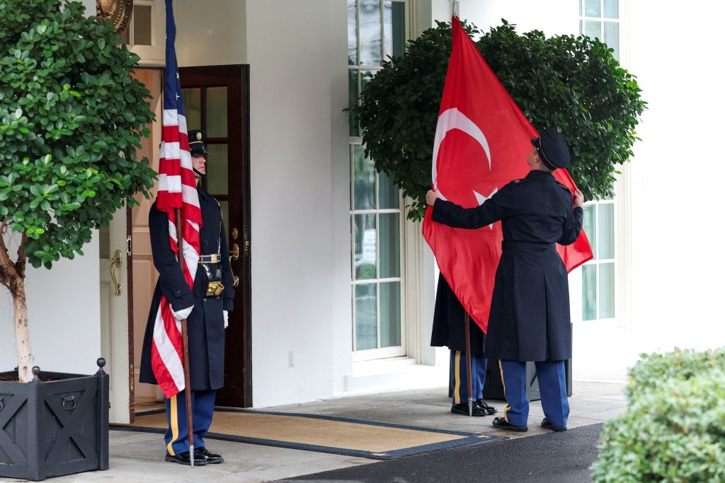 Λευκός Οίκος: Δείτε live την κρίσιμη συνάντηση Τραμπ  Ερντογάν