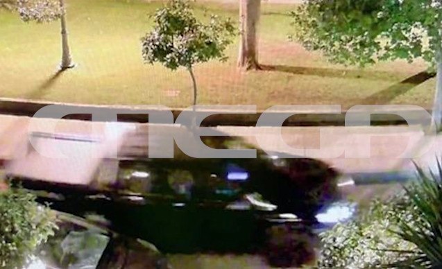 Η στιγμή που ο Μπισμπίκης φεύγει από το σημείο που χτύπησε τα οχήματα στη Φιλοθέη