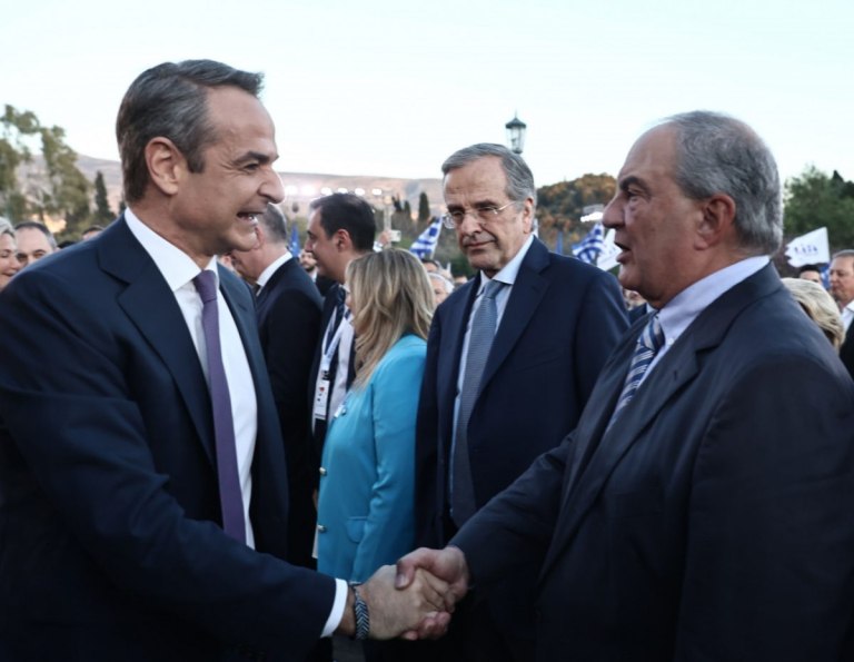 Η παρουσία Καραμανλή, η απουσία Σαμαρά και η διάρρηξη των σχέσεων του Μαξίμου με δομικό κομμάτι της βάσης της ΝΔ