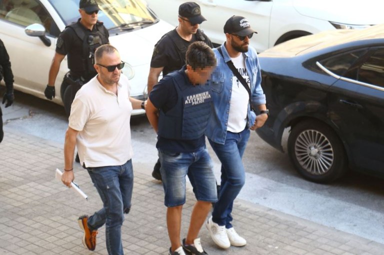 Θεσσαλονίκη: Στον εισαγγελέα υπό δρακόντεια μέτρα ο 50χρονος που έπνιξε με σακούλα την αδερφή του