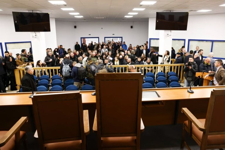 Στήσανε δίκη μικρή για ευθύνη μεγάλη, για την κυβέρνηση της ΝΔ φταίνε πάντα κάποιοι άλλοι