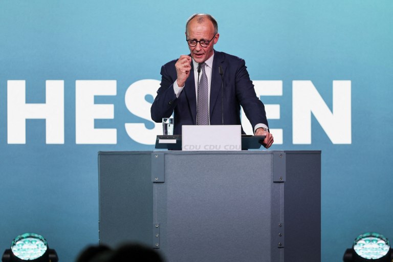 Ανακουφισμένος ο Φρίντριχ Μερτς για το τέλος του καθεστώτος του Ιράν  Δεν είναι ώρα για κήρυγμα, λέει