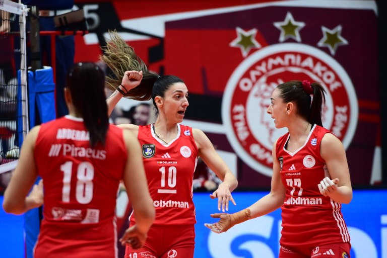 Ολυμπιακός  ΑΟ Θήρας 3-2: Πήραν το τάι μπρέικ και τη νίκη οι Ερυθρόλευκες