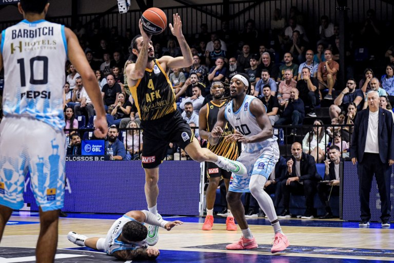 Κατσίβελης: Τέτοιες νίκες χτίζουν χαρακτήρα και μια ομάδα που μαθαίνει να ζει μέσα από αυτές