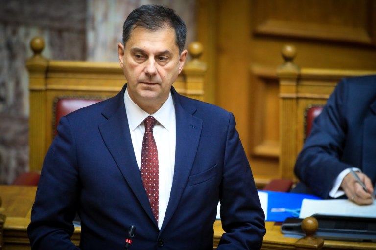 Παραλήρημα Θεοχάρη στη