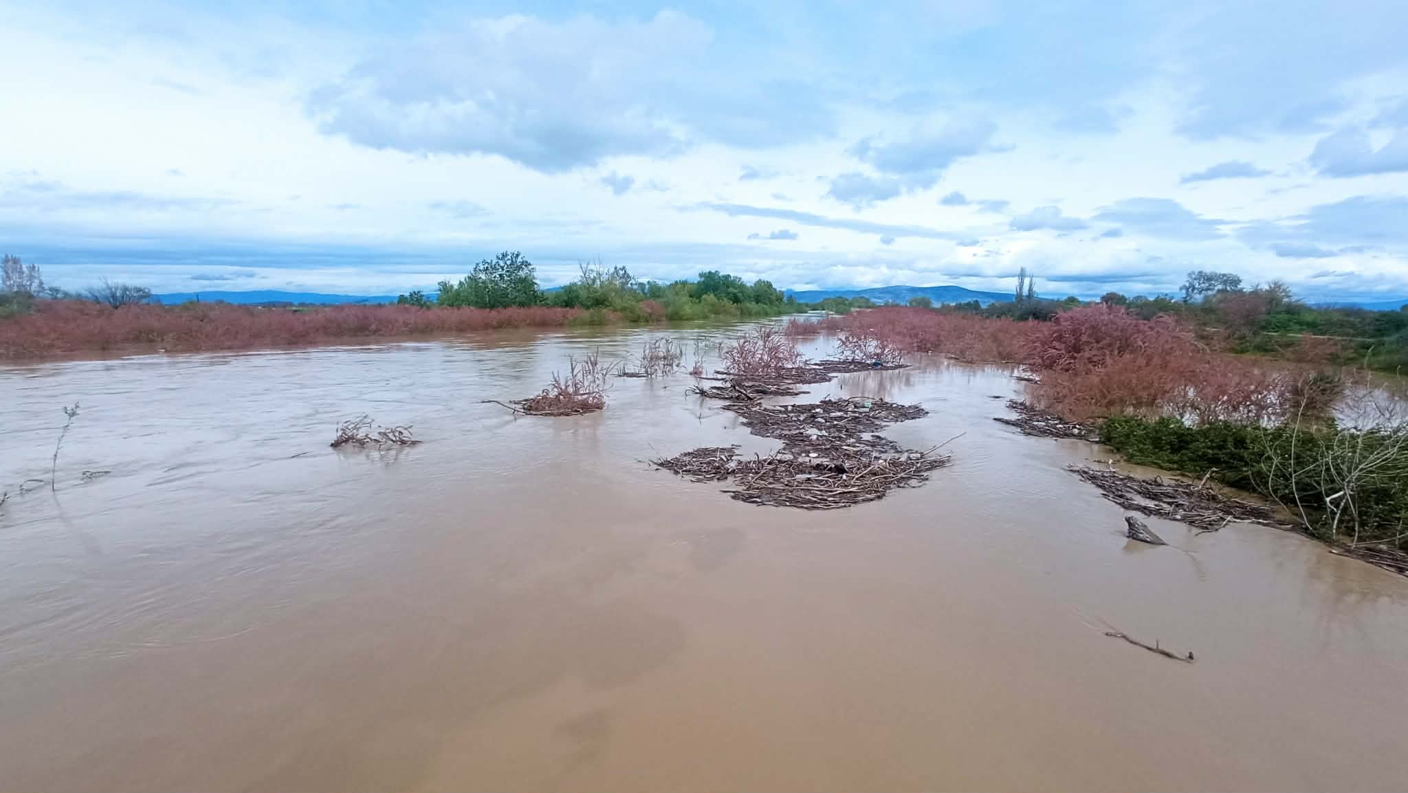 Προβλήματα από την κακοκαιρία στην Καρδίτσα  Κλειστοί δρόμοι και κατολισθήσεις