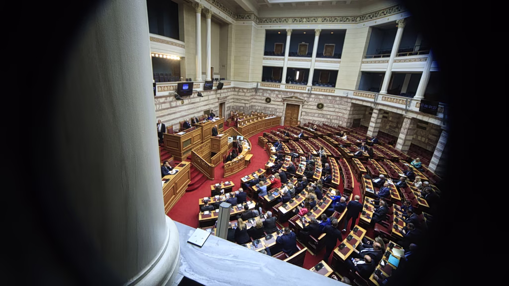 Εγκρίθηκε η επιστολική ψήφος για τους απόδημους με 201 υπέρ