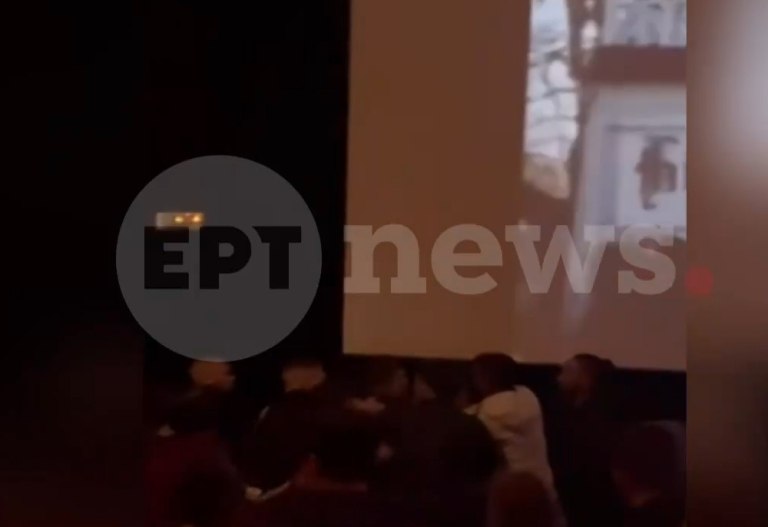 Ρέντης: Άγριος καβγάς μέσα σε αίθουσα σινεμά  Πιάστηκαν στα χέρια