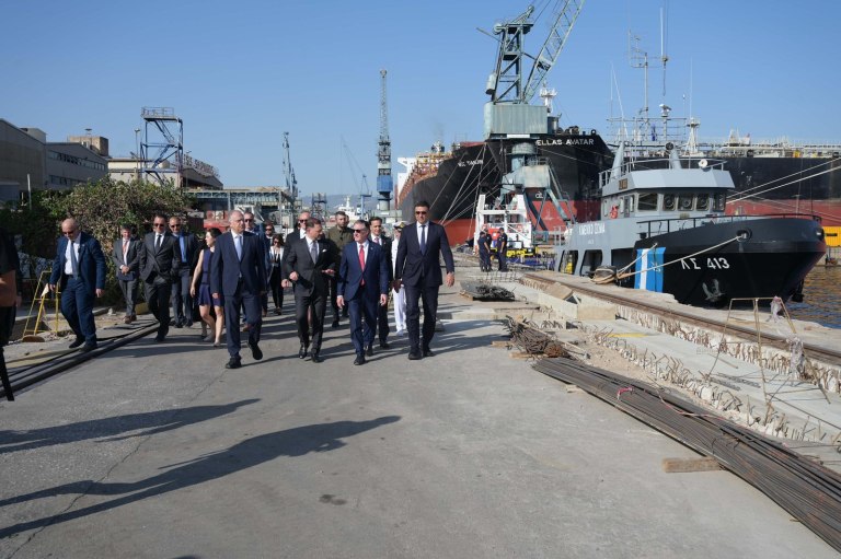 Συνάντηση Κικίλια  Μπέργκαμ στα ναυπηγεία Ελευσίνας  Η συνεργασία Ελλάδας  ΗΠΑ θα συνεχιστεί