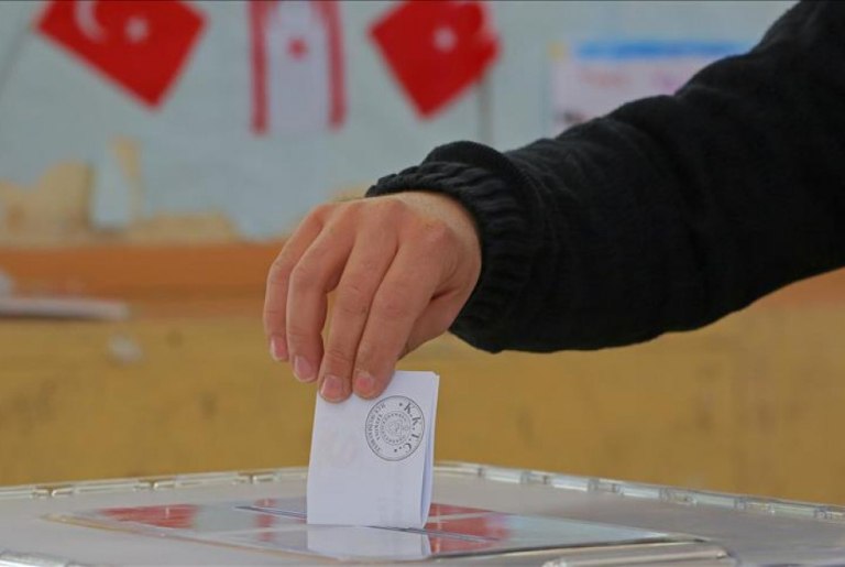 Εκλογές στα Κατεχόμενα: 140 ψηφοφόροι άνω των 110 ετών στους εκλογικούς καταλόγους και ένας 125 ετών