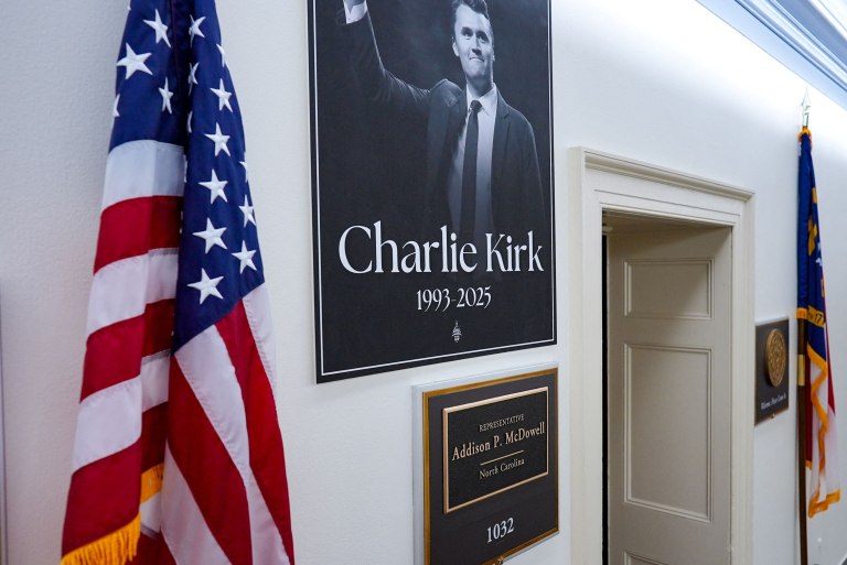 Δολοφονία Τσάρλι Κερκ: Πλήγμα στο MAGA κίνημα  Χάνει έναν ισχυρό πόλο πίεσης από και προς τον Τραμπ