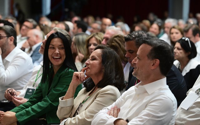 Δημοσκοπήσεις: Προβληματικό τοπίο για το ΠΑΣΟΚ αλλά  ο Ανδρουλάκης επιμένει σε νίκη "έστω με μια ψήφο"