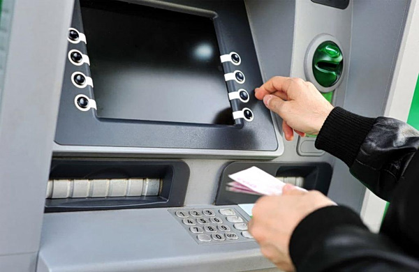 ΕΦΚΑ-ΔΥΠΑ: Ποια επιδόματα θα καταβληθούν έως 27 Μαρτίου