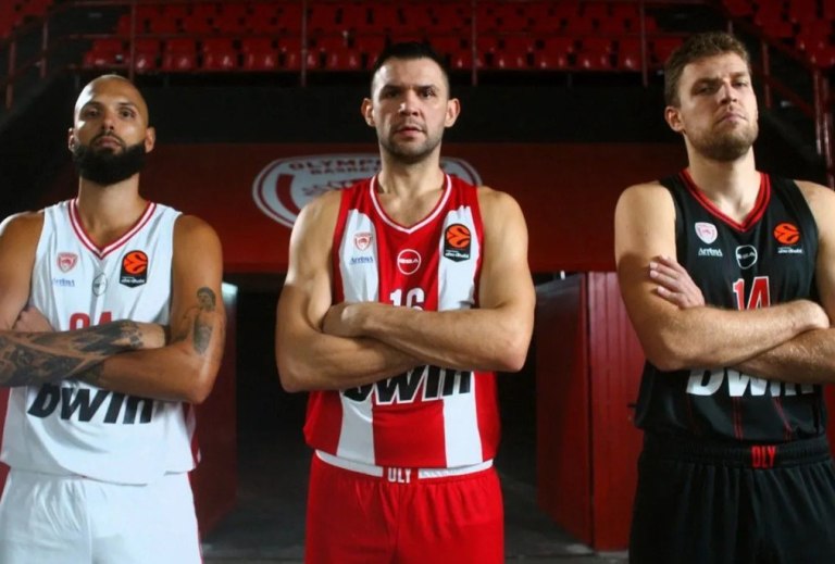 Ολυμπιακός: Αυτές είναι οι νέες φανέλες για τη σεζόν 2025-26 (vid)