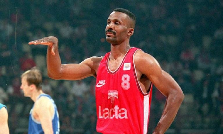 Έντι Τζόνσον για Αντετοκούνμπο: Στην Ελλάδα καταλαβαίνεις τι σημαίνει πάθος και αφοσίωση