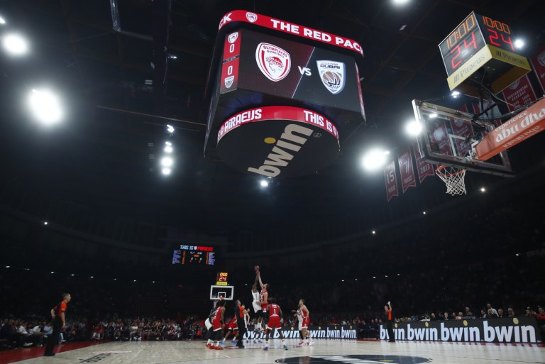 Γεννημένος από φωτιά, προορισμένος για δόξα: Το εντυπωσιακό βίντεο που έπαιξε στο ΣΕΦ (vid)