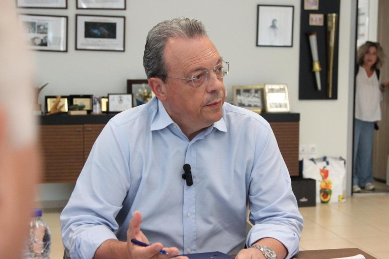 Φάμελλος: Σοβαρή ανησυχία από την ανεπάρκεια της κυβέρνησης για την ευλογιά των αιγοπροβάτων