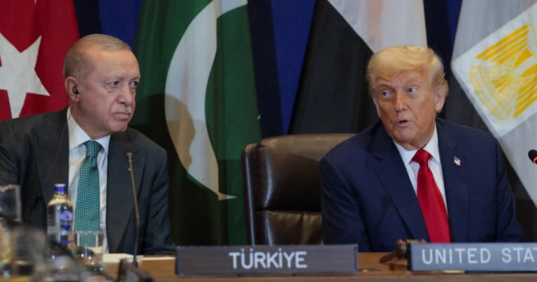 Η φωτογραφία Ερντογάν δίπλα στον Τραμπ και το c est la vie του Μητσοτάκη