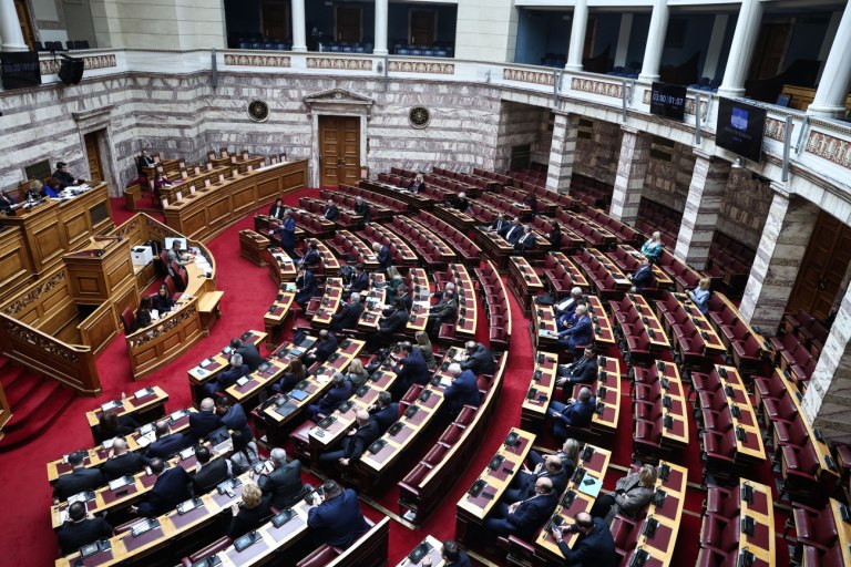 Βουλή: Συνεδριάζει η Ολομέλεια για τον ΟΠΕΚΕΠΕ- Το πόρισμα των ευθυνών και η επόμενη μέρα