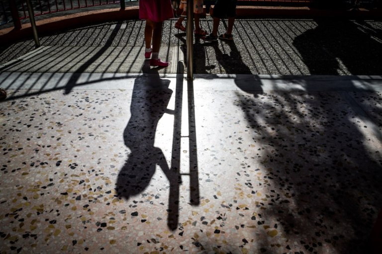 Ηχηρό καμπανάκι για το δημογραφικό  Νέα μείωση 4,2% στις γεννήσεις το 2024