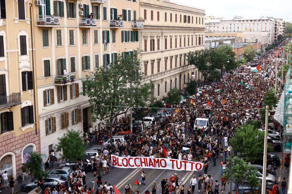 Παρέλυσε η Ιταλία για τη Γάζα  Μπλόκα σε δρόμους, λιμάνια και σχολεία