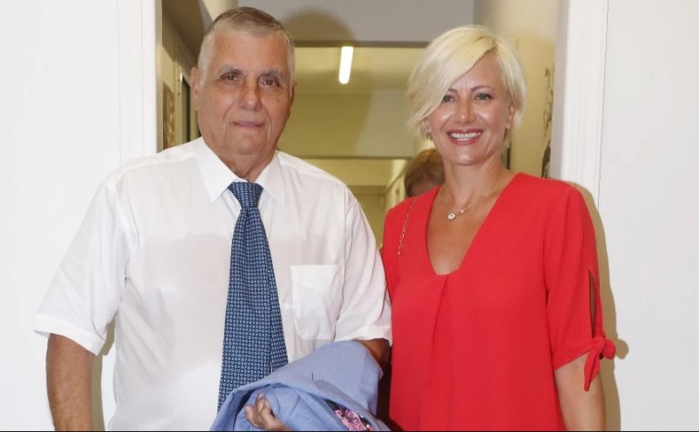 Ελεύθερη με περιοριστικούς όρους η χήρα του Τράγκα  Απολογήθηκε για ξέπλυμα και φοροδιαφυγή 13 εκατ. ευρώ